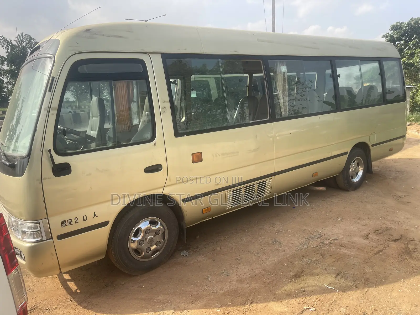 Toyota Coaster 2013 Gold