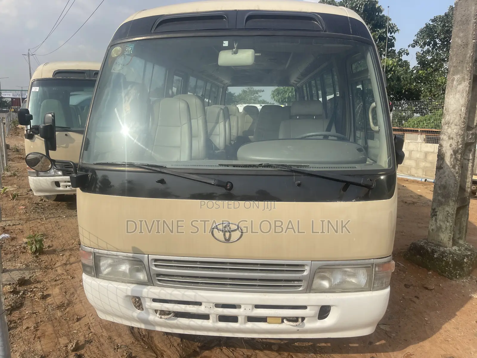 Toyota Coaster 2011 Gold