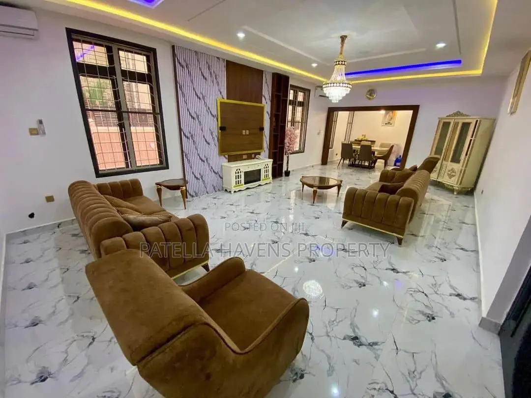 Furnished 5bdrm Duplex in Apo Resettlement for sale