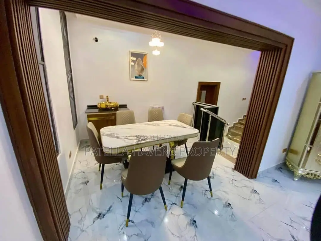Furnished 5bdrm Duplex in Apo Resettlement for sale
