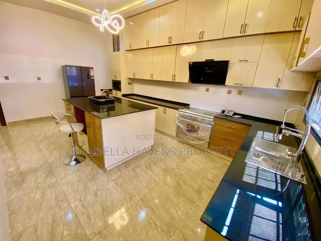Furnished 5bdrm Duplex in Apo Resettlement for sale