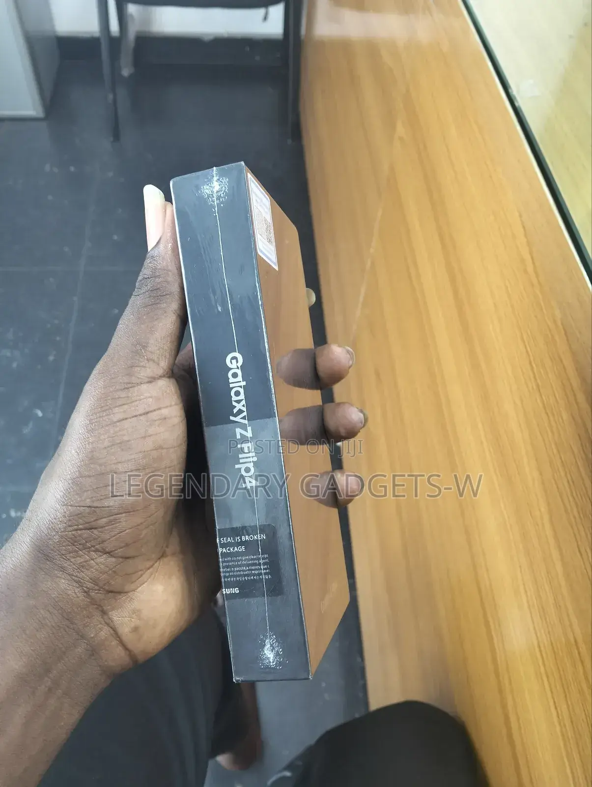 New Samsung Galaxy Z Flip4 256 GB