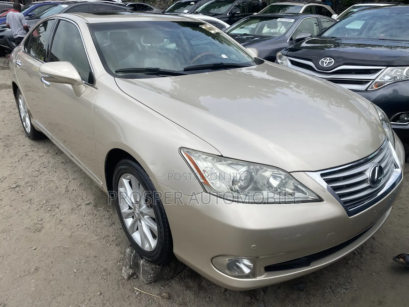 Lexus ES 350 2010 Gold