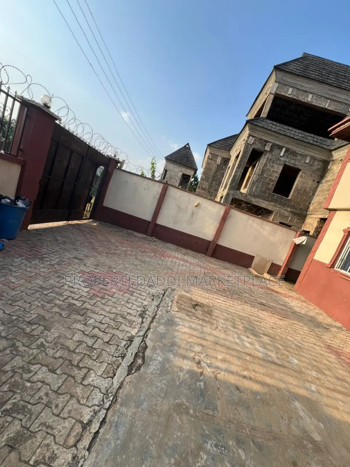 8bdrm Block of Flats in Peace Estate, Ayobo for sale