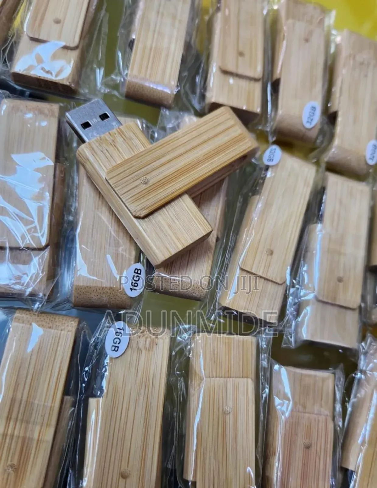Flip Bamboo Flash Drive
