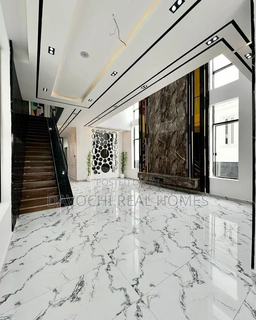 Furnished 5bdrm House in Chevron for sale