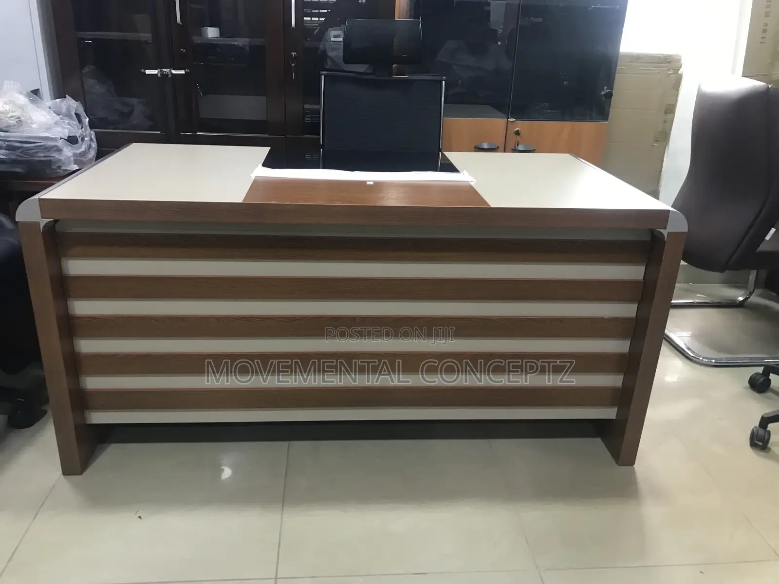 1.6m Executive Office Table With Extension and Mobile Drawer