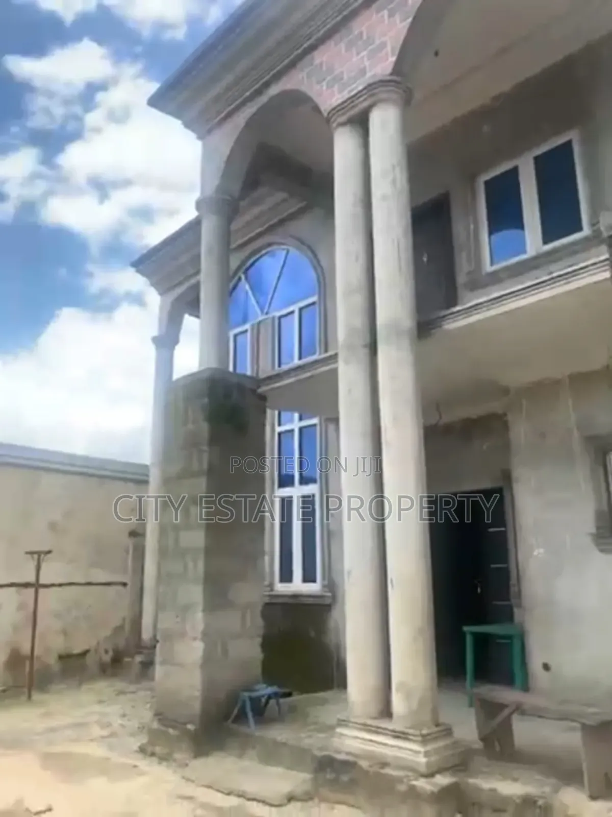 5bdrm Duplex in Off Sars Road, Port-Harcourt for sale