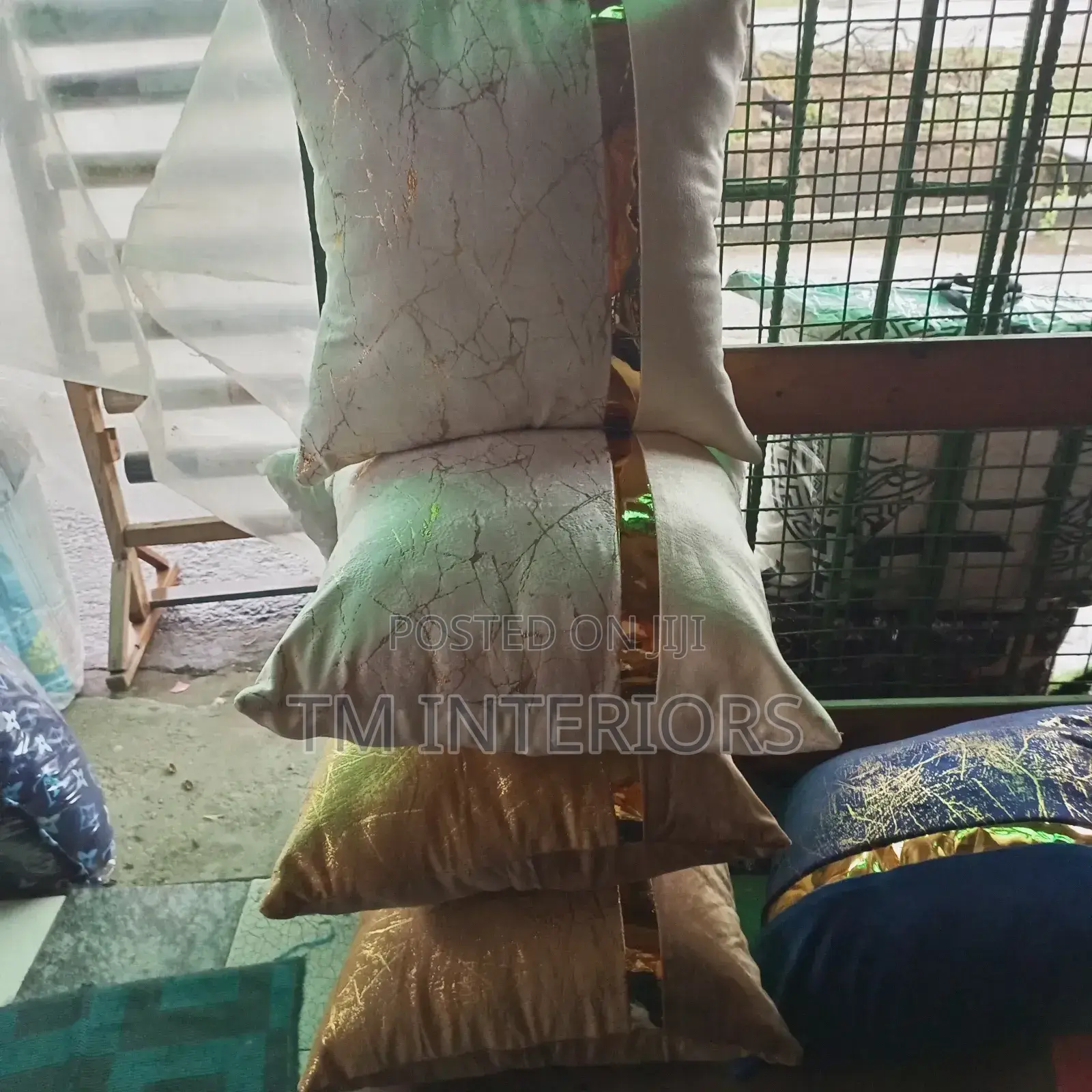 Exclusive Classic Decorative Throw Pillows