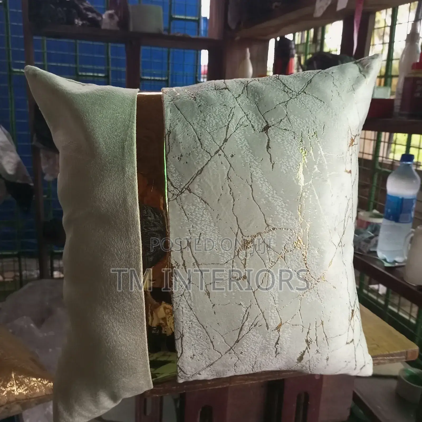 Exclusive Classic Decorative Throw Pillows
