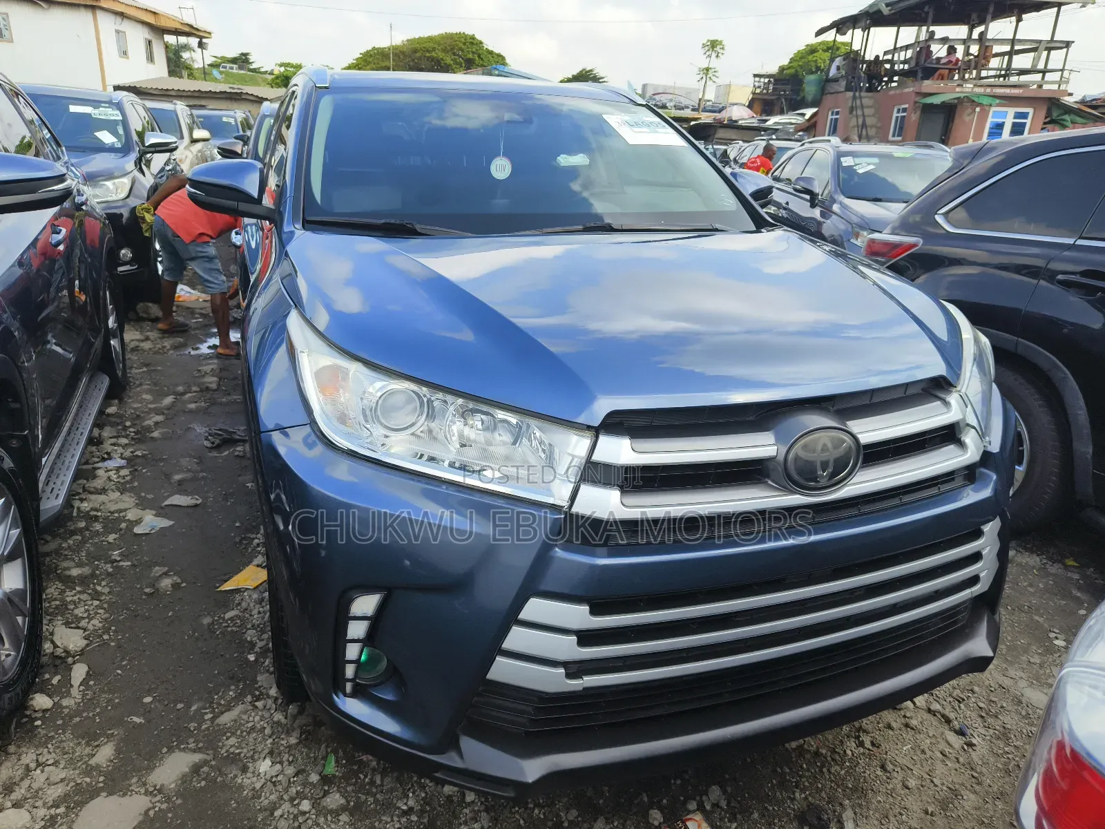 Toyota Highlander XLE 4x4 V6 (3.5L 6cyl 8A) 2018 Blue