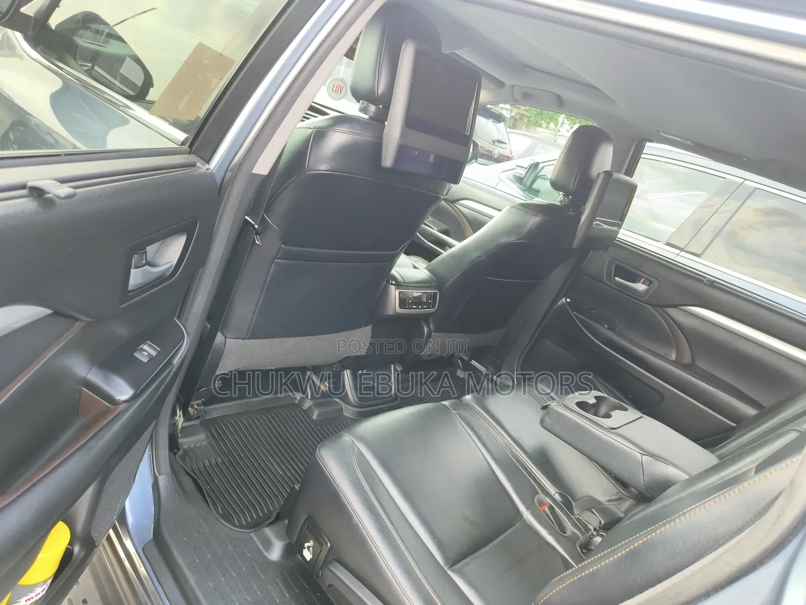 Toyota Highlander XLE 4x4 V6 (3.5L 6cyl 8A) 2018 Blue