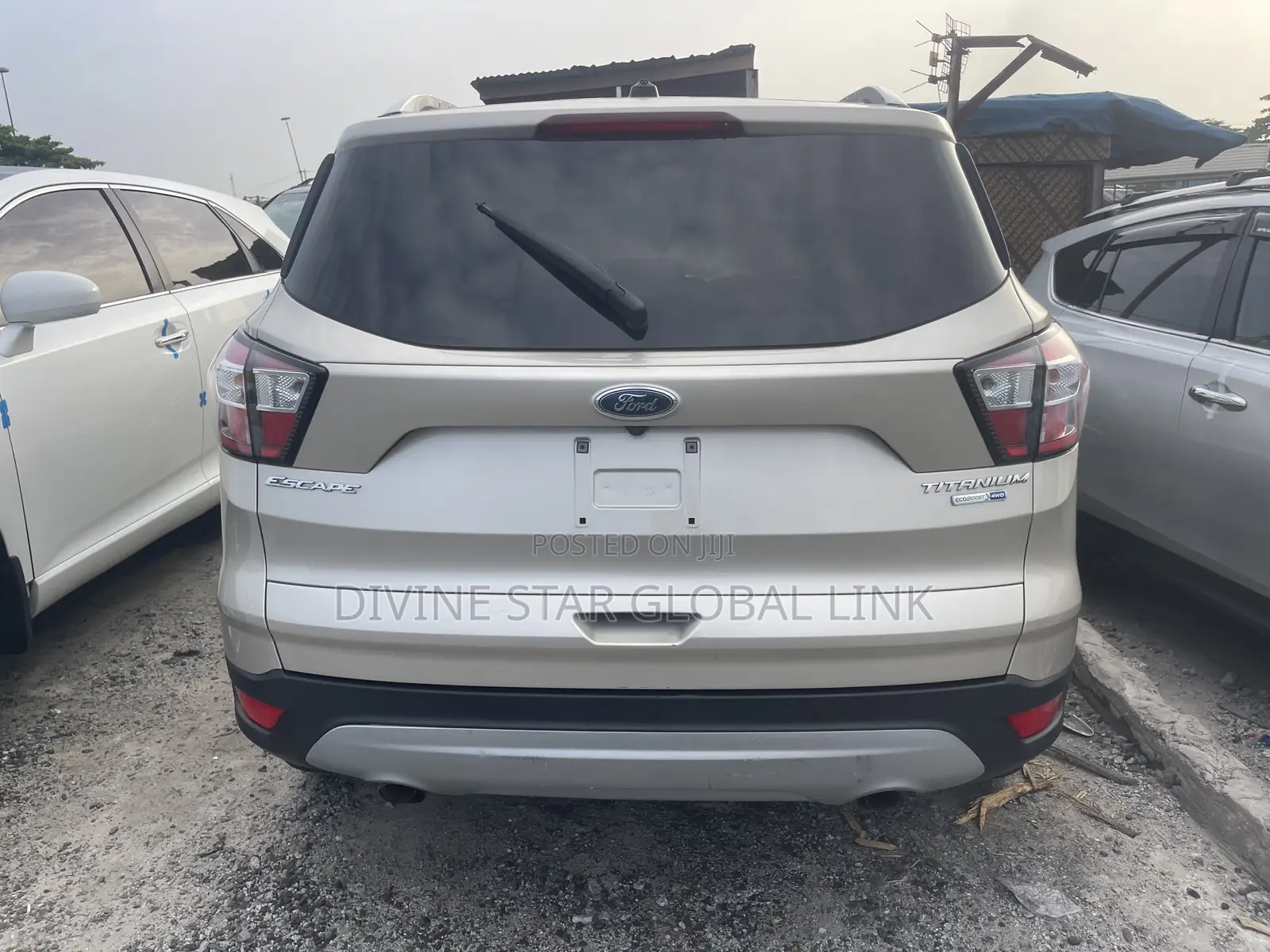 Ford Escape Titanium 4x4 2017 Gold