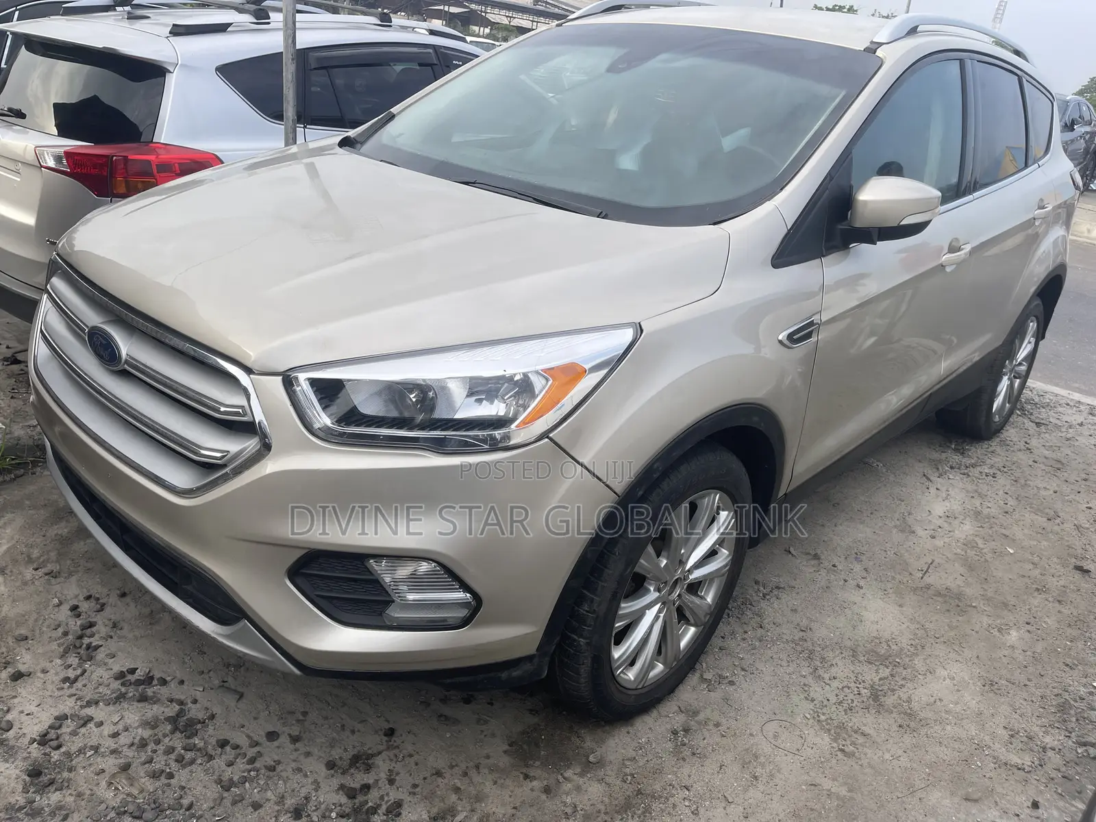 Ford Escape Titanium 4x4 2017 Gold