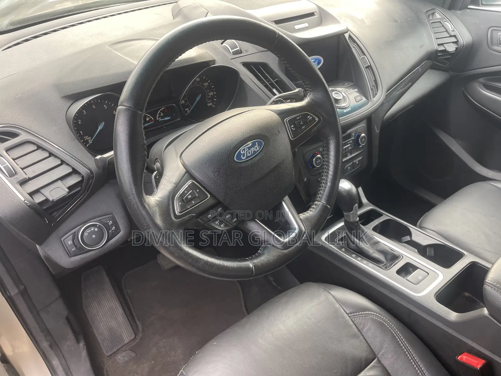 Ford Escape Titanium 4x4 2017 Gold