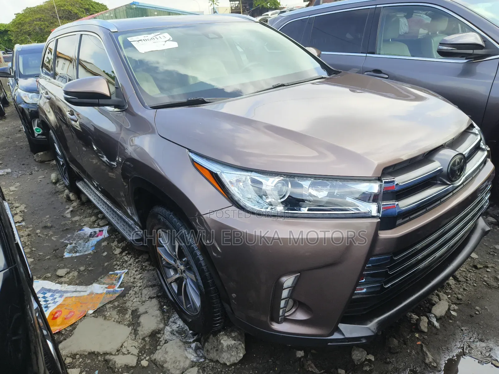 Toyota Highlander XLE V6 4x4 (3.5L 6cyl 6A) 2016 Orange