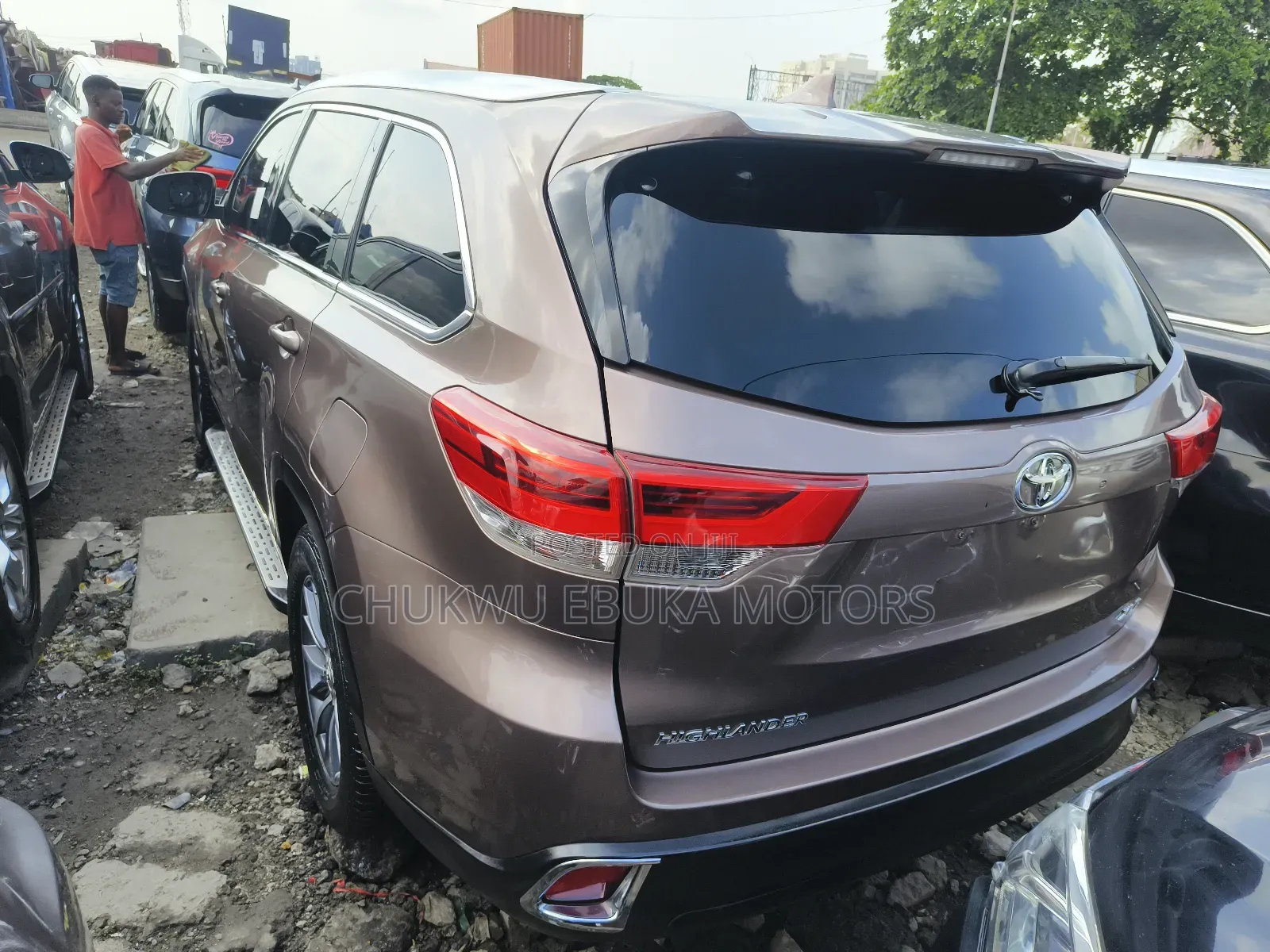 Toyota Highlander XLE V6 4x4 (3.5L 6cyl 6A) 2016 Orange
