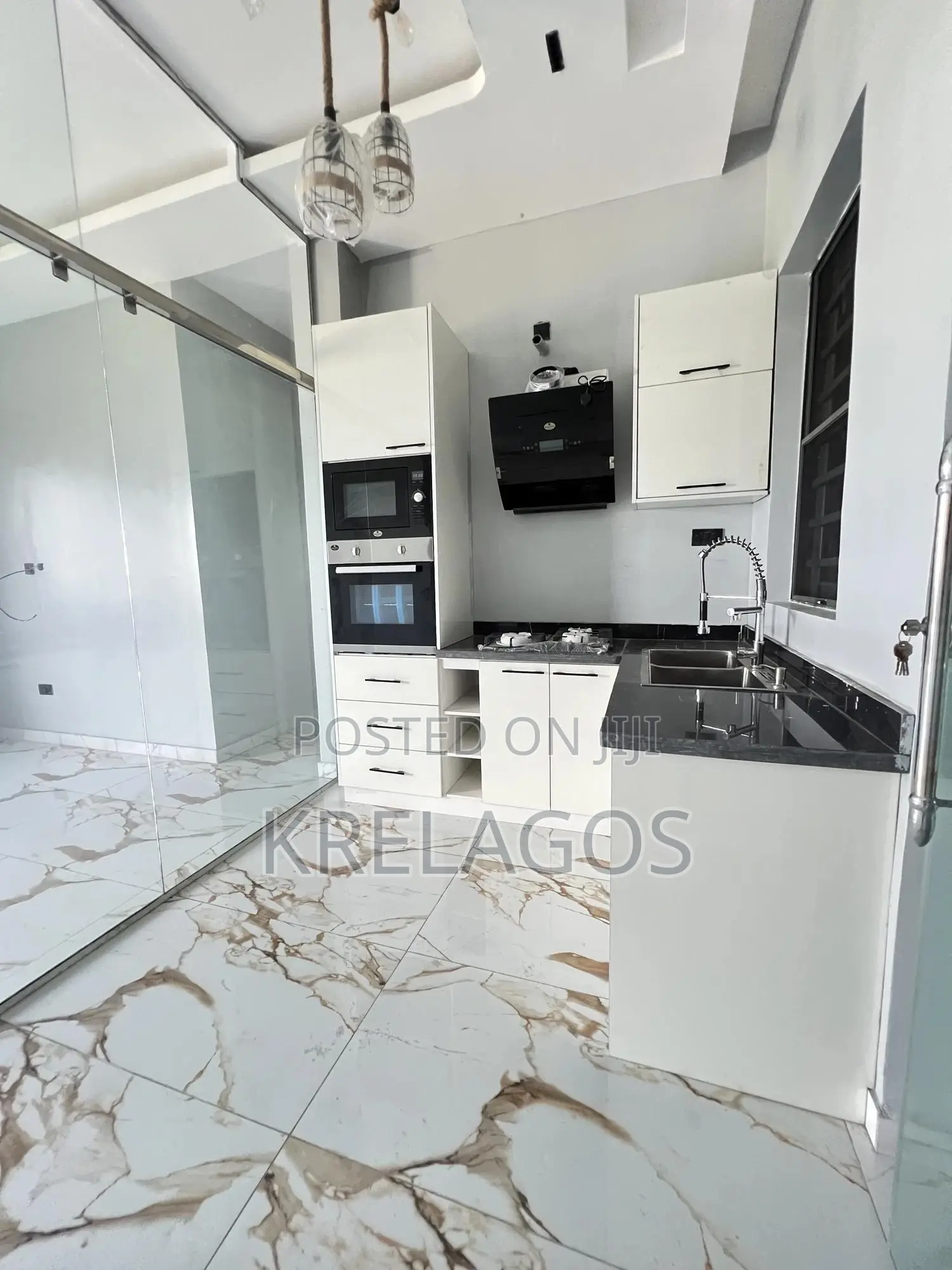 2bdrm Apartment in Lekki Phase 1 for sale