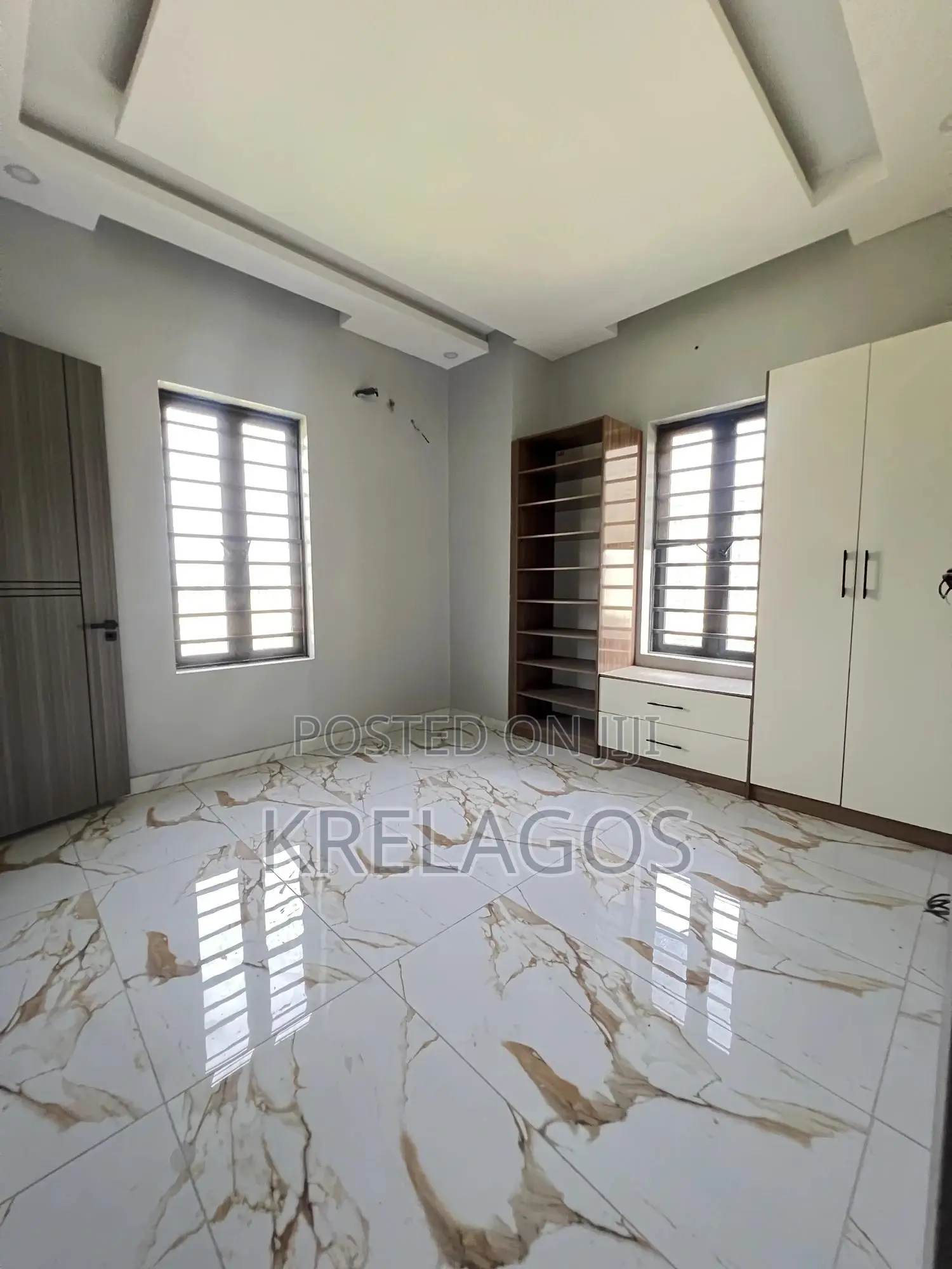 2bdrm Apartment in Lekki Phase 1 for sale