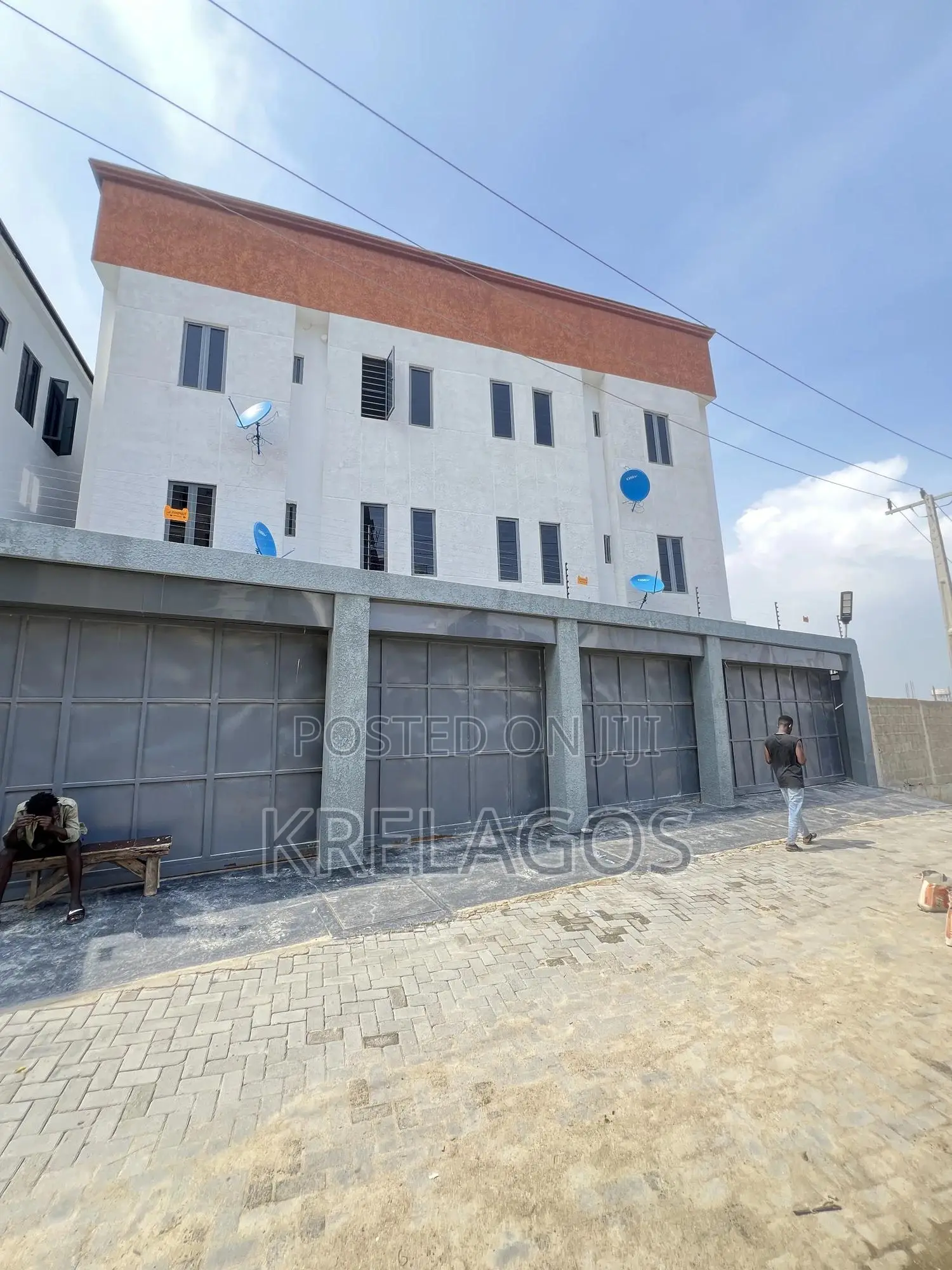 2bdrm Apartment in Lekki Phase 1 for sale