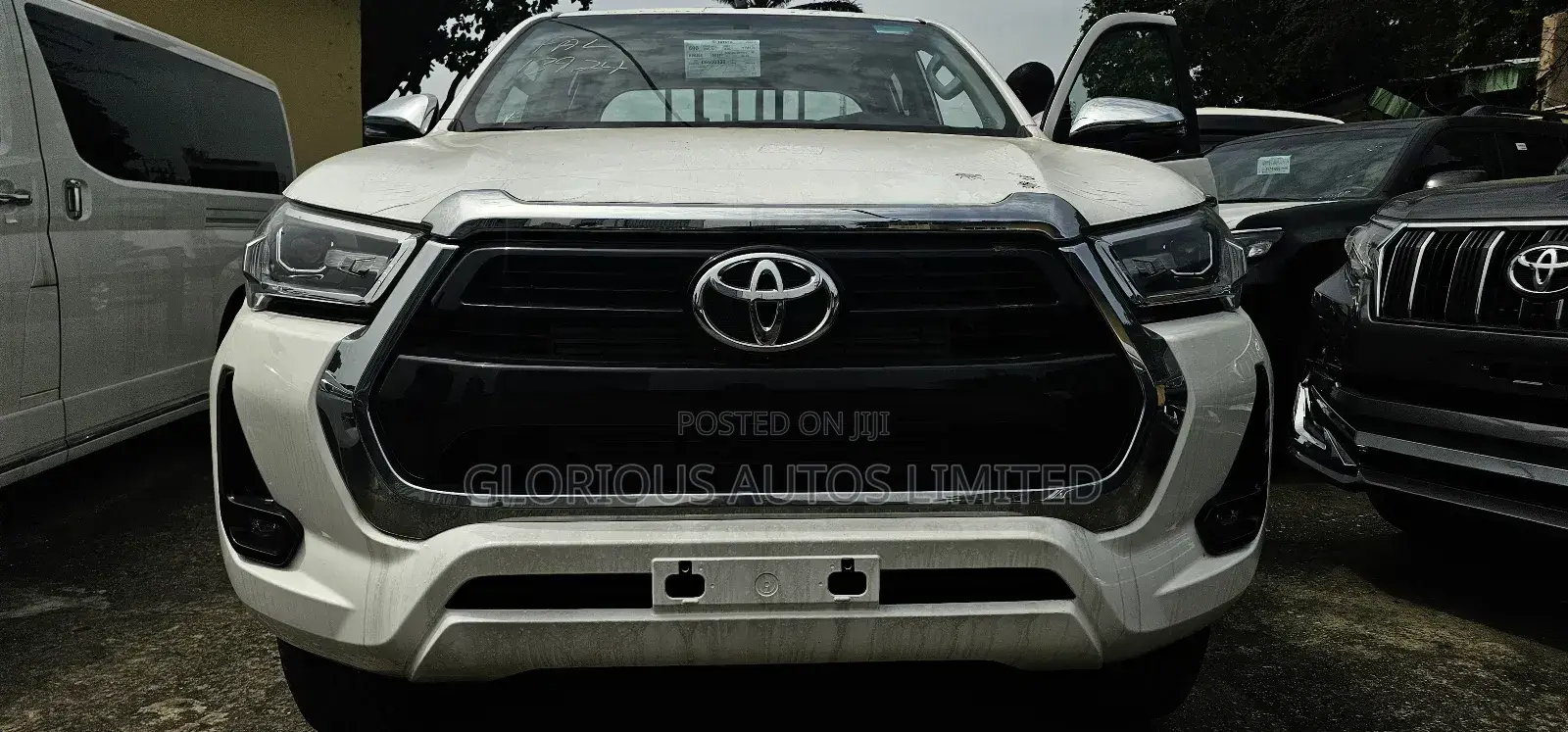 New Toyota Hilux 2023 White