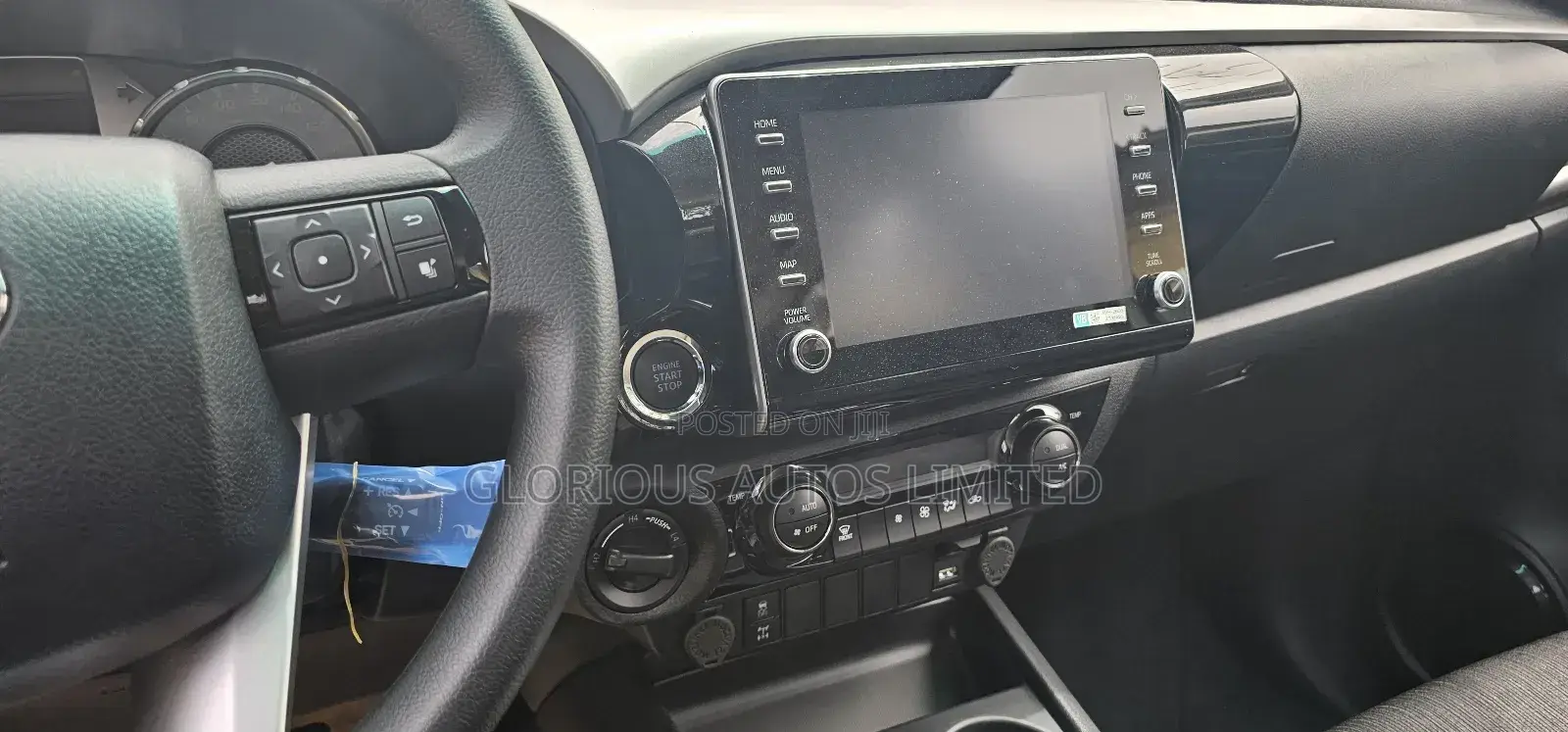 New Toyota Hilux 2023 White