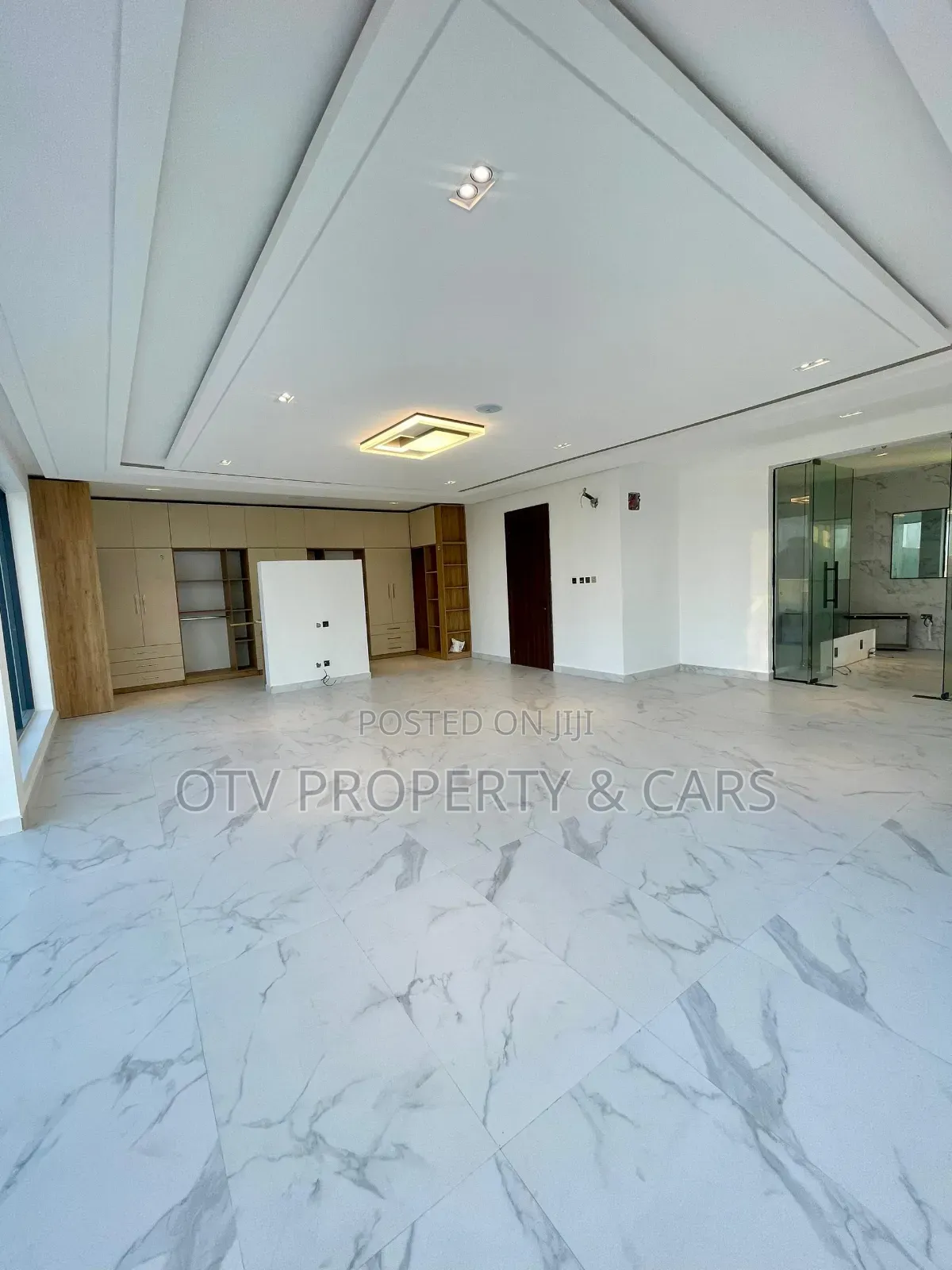 Furnished 5bdrm Mansion in 📍Osapa, Lekki for sale