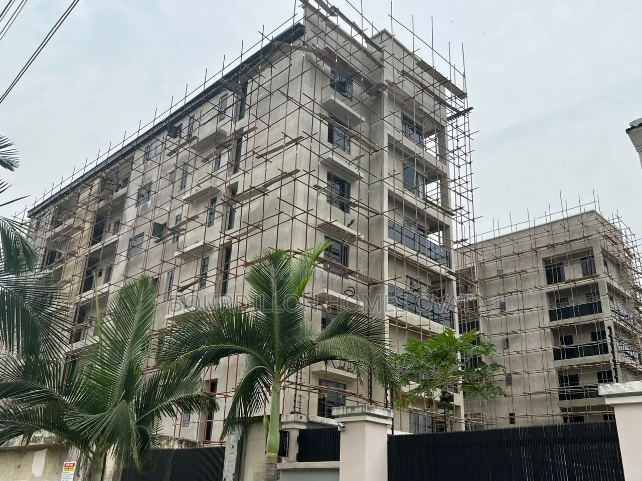 3bdrm Apartment in Lekki Phase 1 for sale