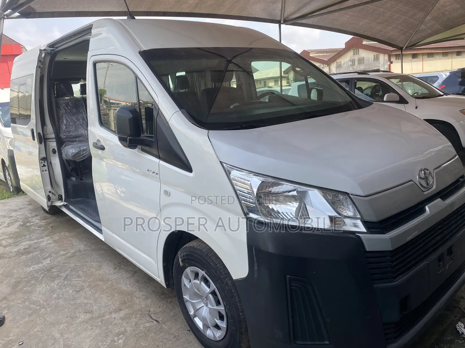Toyota Grand HiAce 2019 White