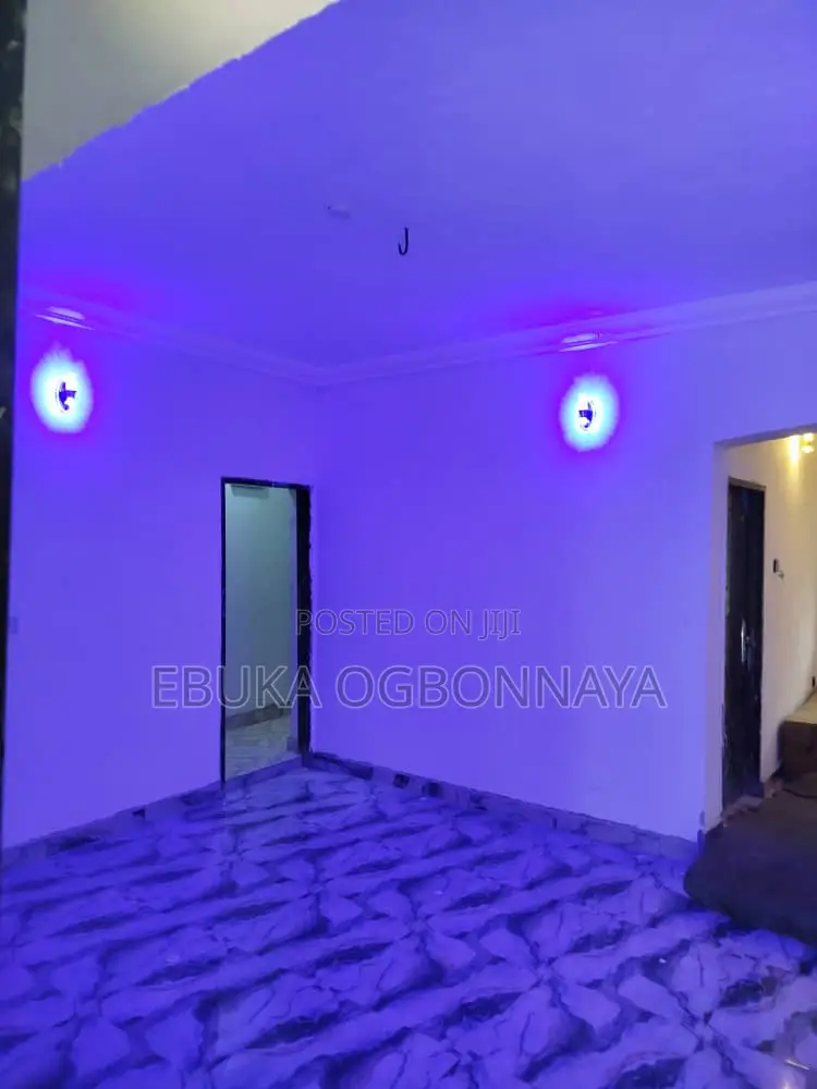 2bdrm Block of Flats in Sars Rd, Obio-Akpor for rent