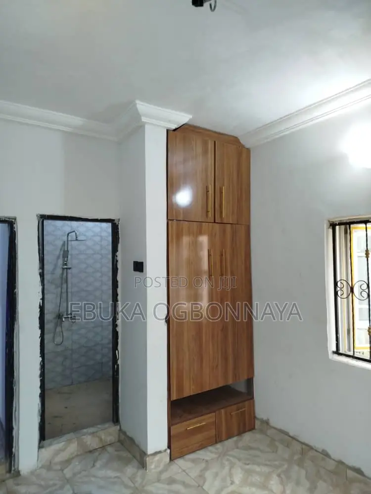 2bdrm Block of Flats in Sars Rd, Obio-Akpor for rent