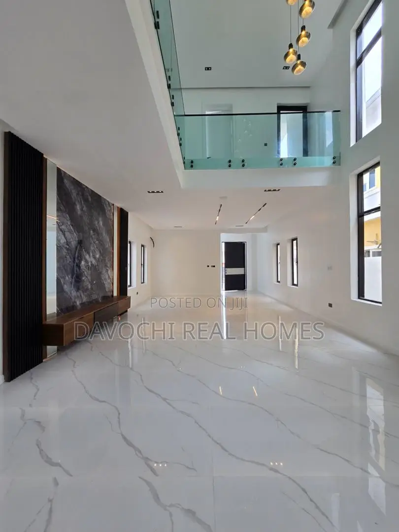 Furnished 5bdrm House in Chevron for sale
