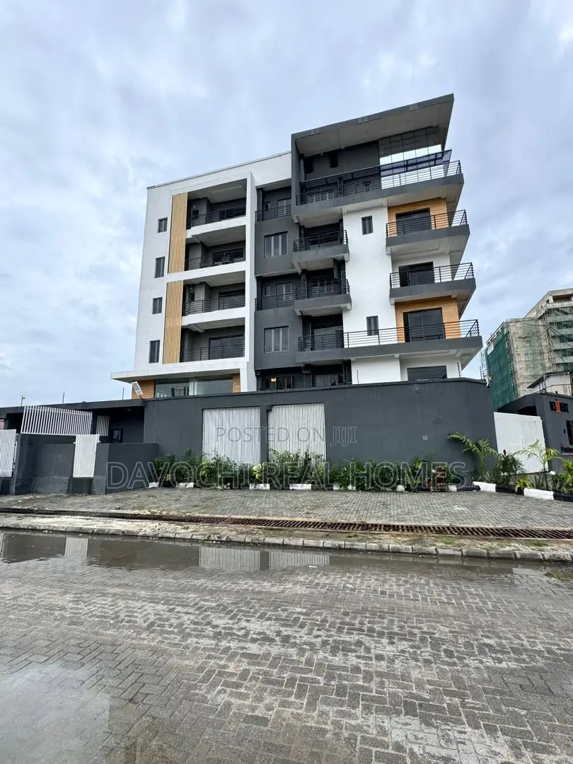 Furnished 3bdrm Apartment in Lekki Phase 1 for sale