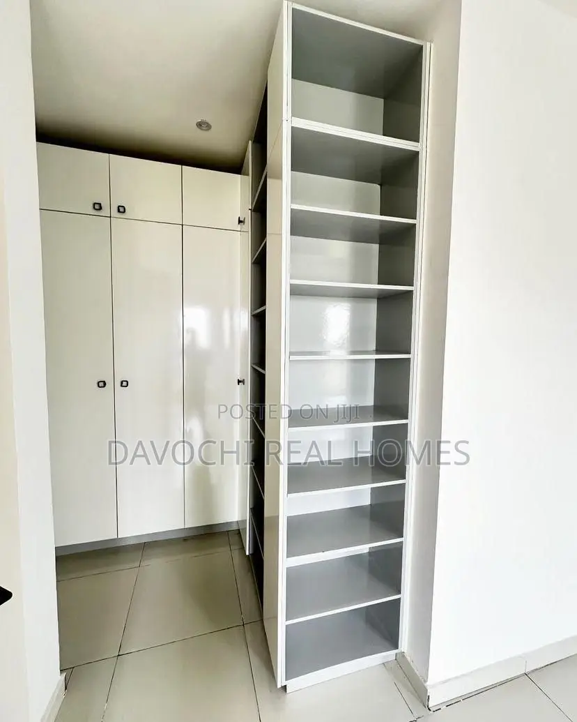 Furnished 3bdrm Apartment in Lekki Phase 1 for sale