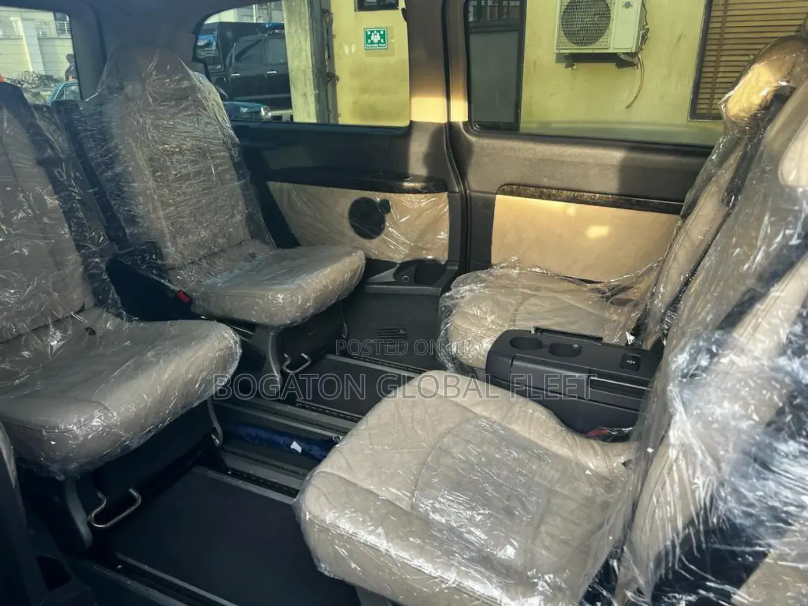 VIP Mercedes Viano for Rent