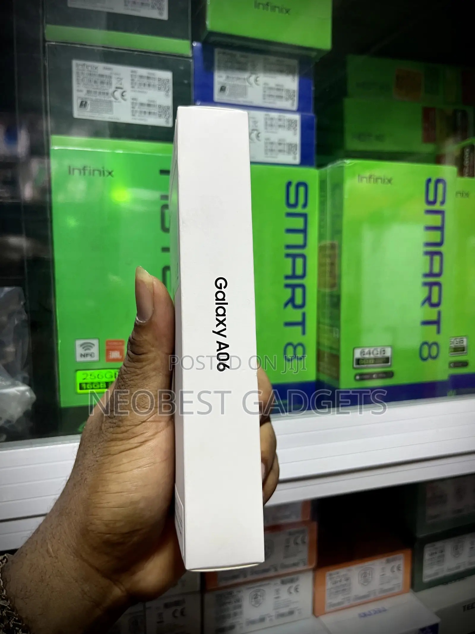 New Samsung Galaxy A06 64 GB Gold