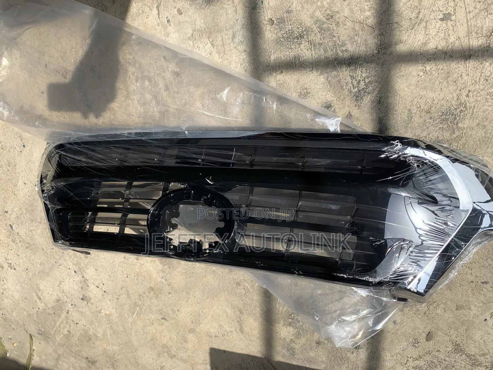 Front Grille Hilux for Iron Bumper 2021