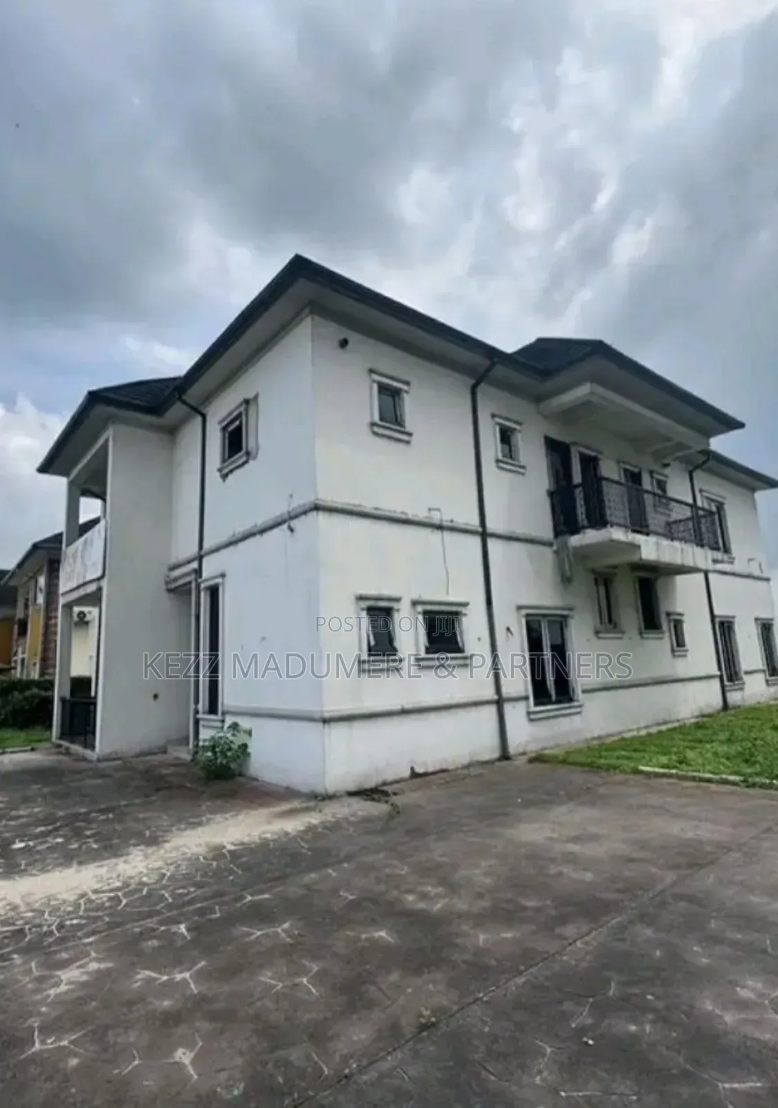 6bdrm Duplex in Within Dr Peter for sale