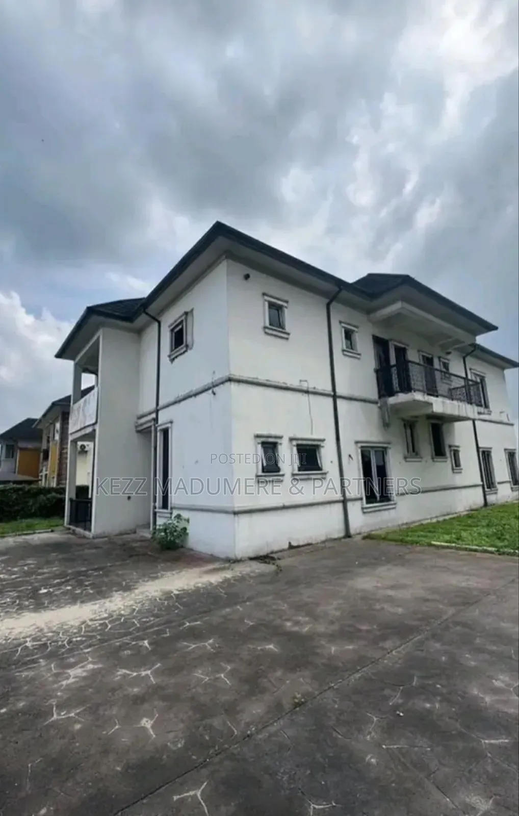 6bdrm Duplex in Within Dr Peter for sale