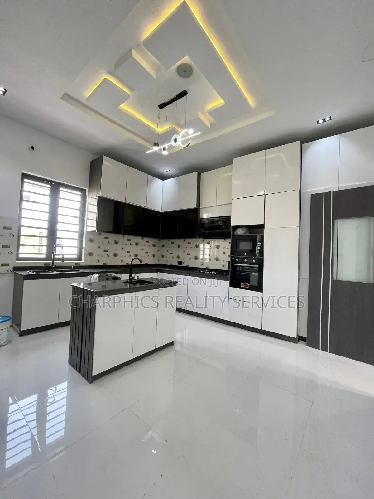 5bdrm Duplex in Ajah for sale
