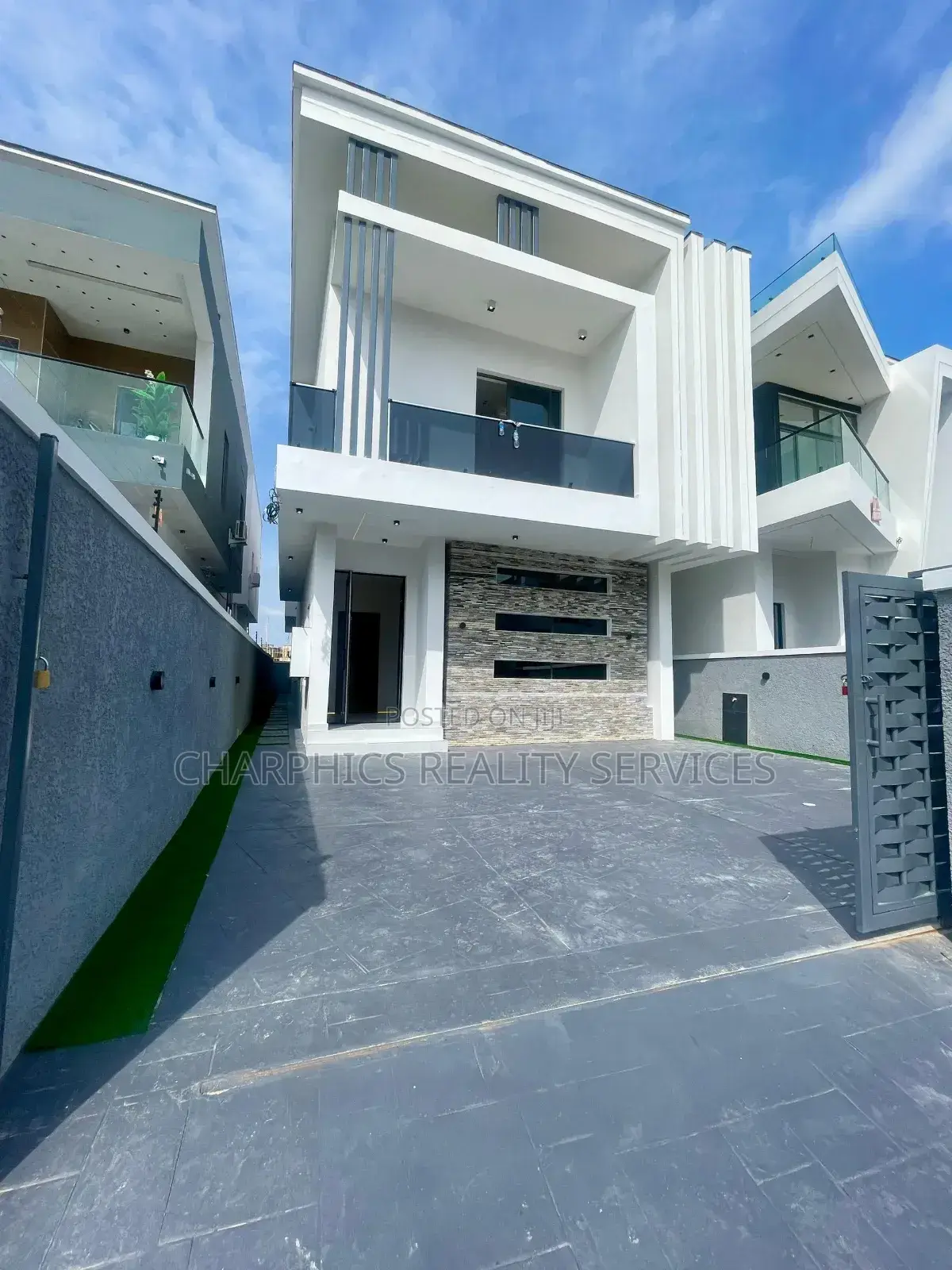5bdrm Duplex in Ajah for sale