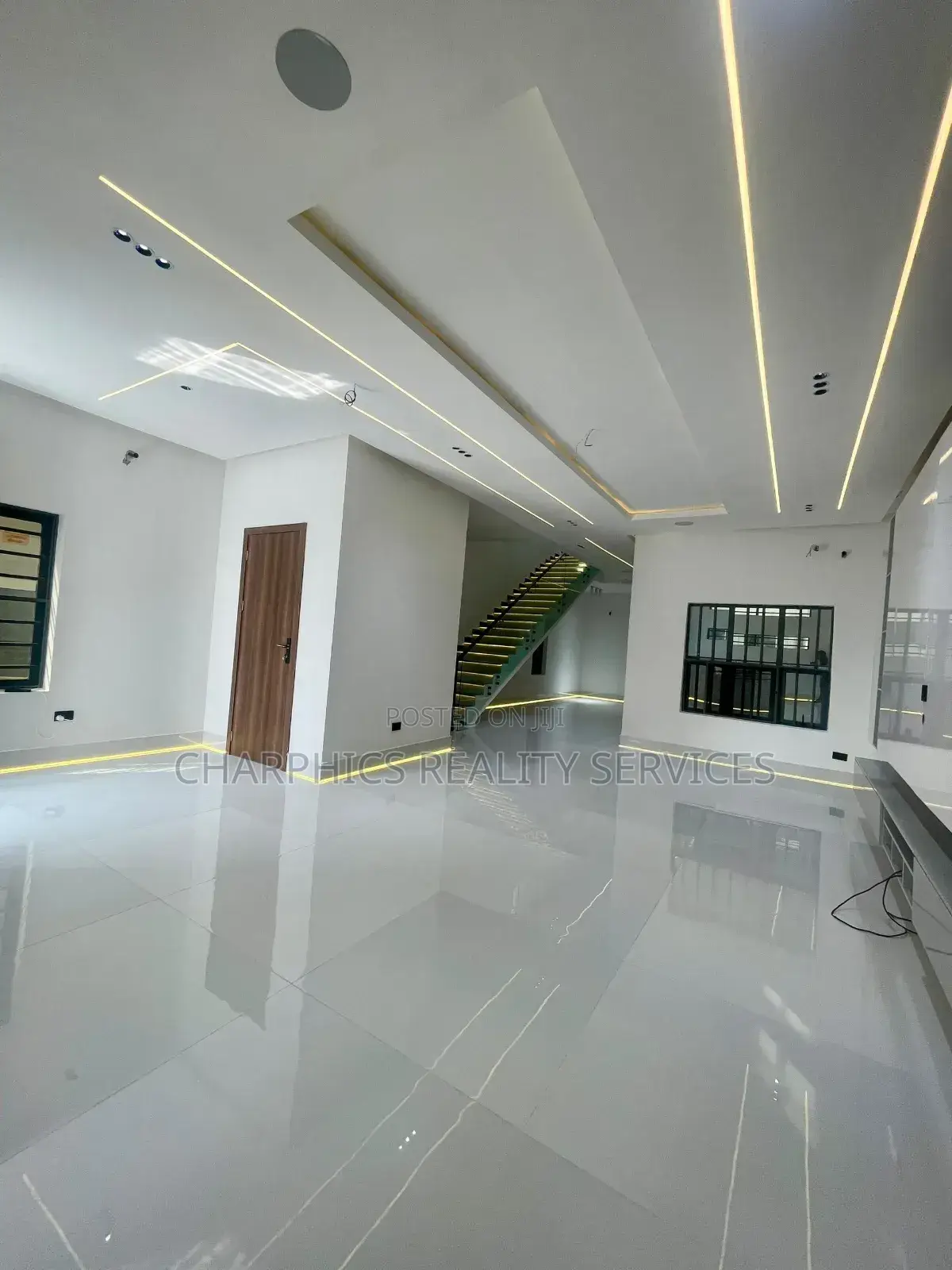 5bdrm Duplex in Ajah for sale