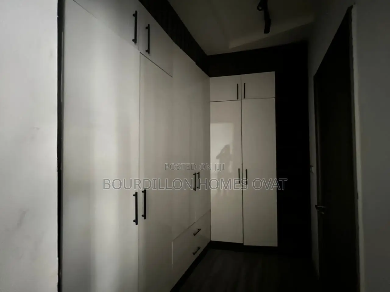 5bdrm Apartment in Ikate for sale