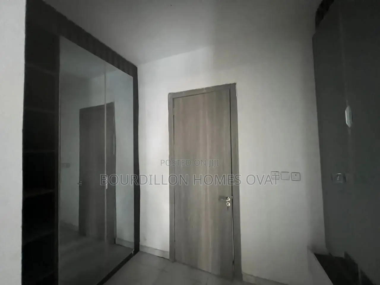 5bdrm Apartment in Ikate for sale