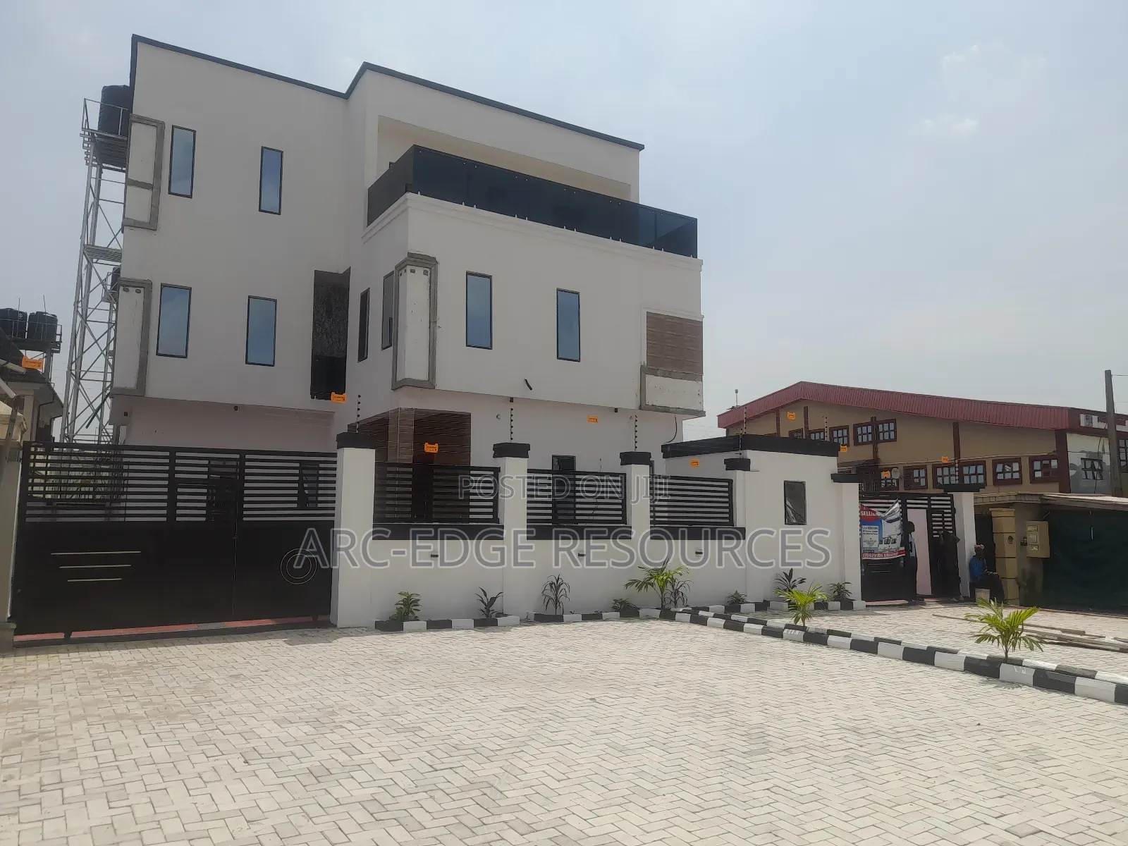 4bdrm Duplex in Apple Junction for sale