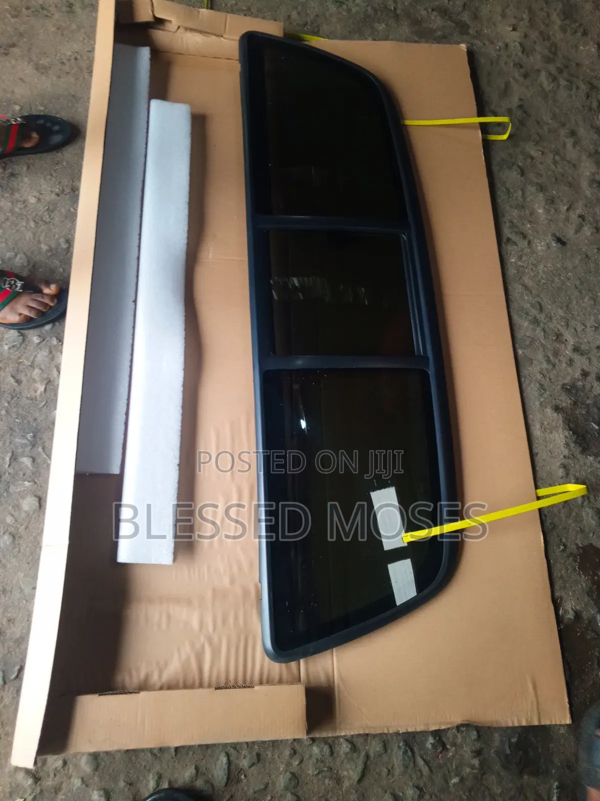 Toyota Hilux 2010 Back Glass