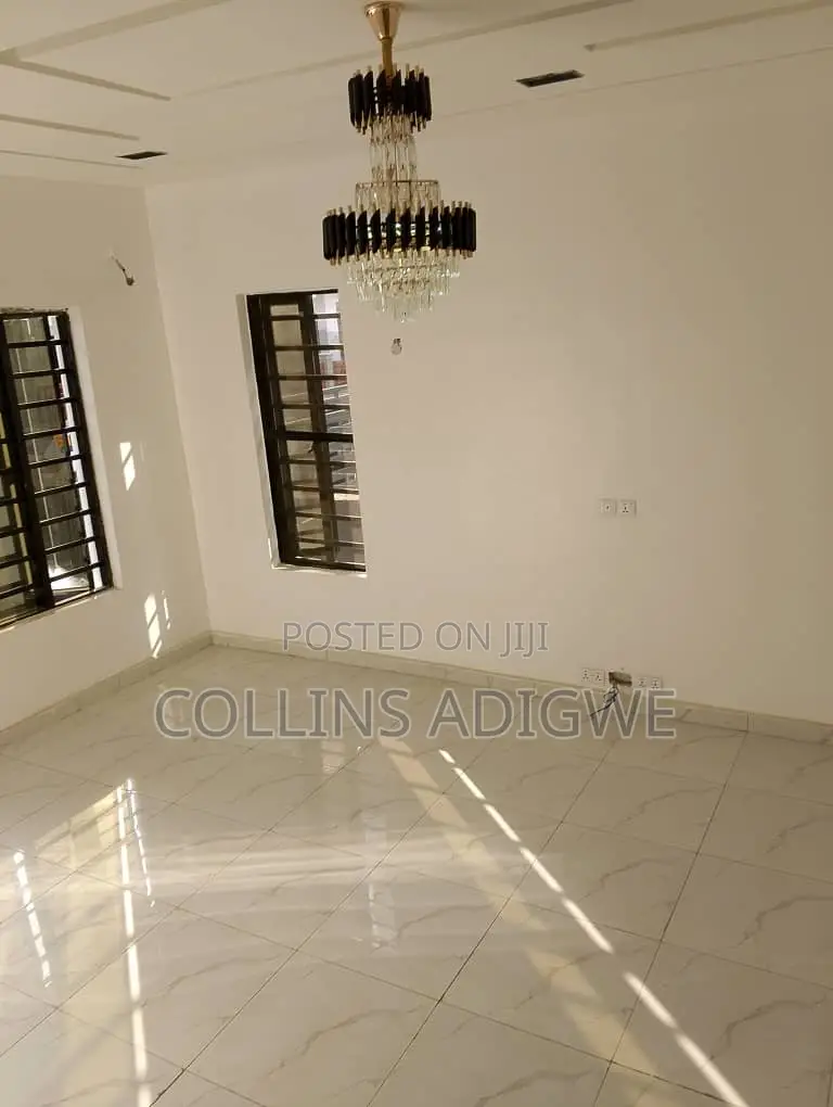 4bdrm Duplex in Call To Enter Estate for sale