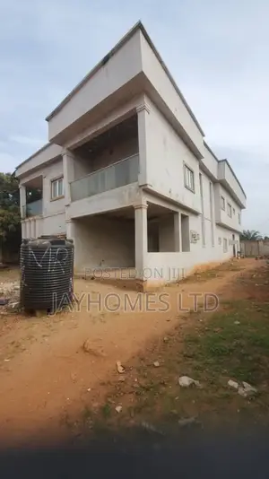 5bdrm Duplex in Off Specialist Asaba, Oshimili South for sale