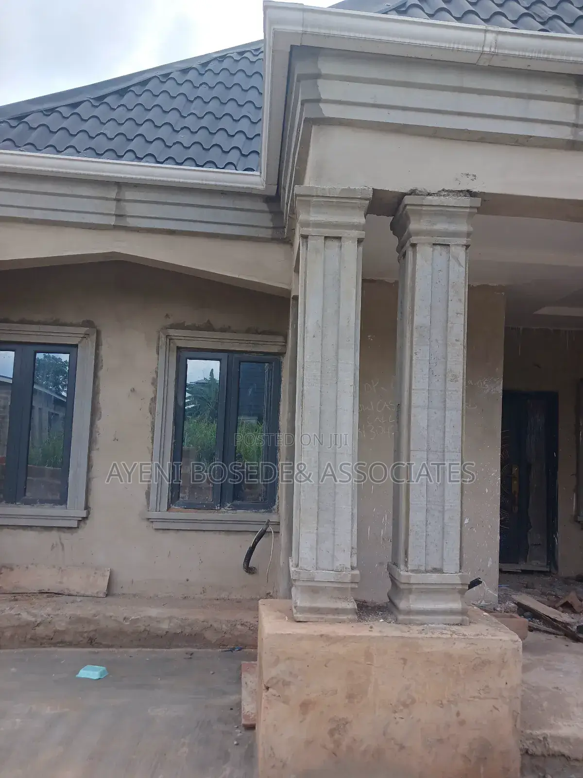 4bdrm Bungalow in City Of David, Obafemi-Owode for sale