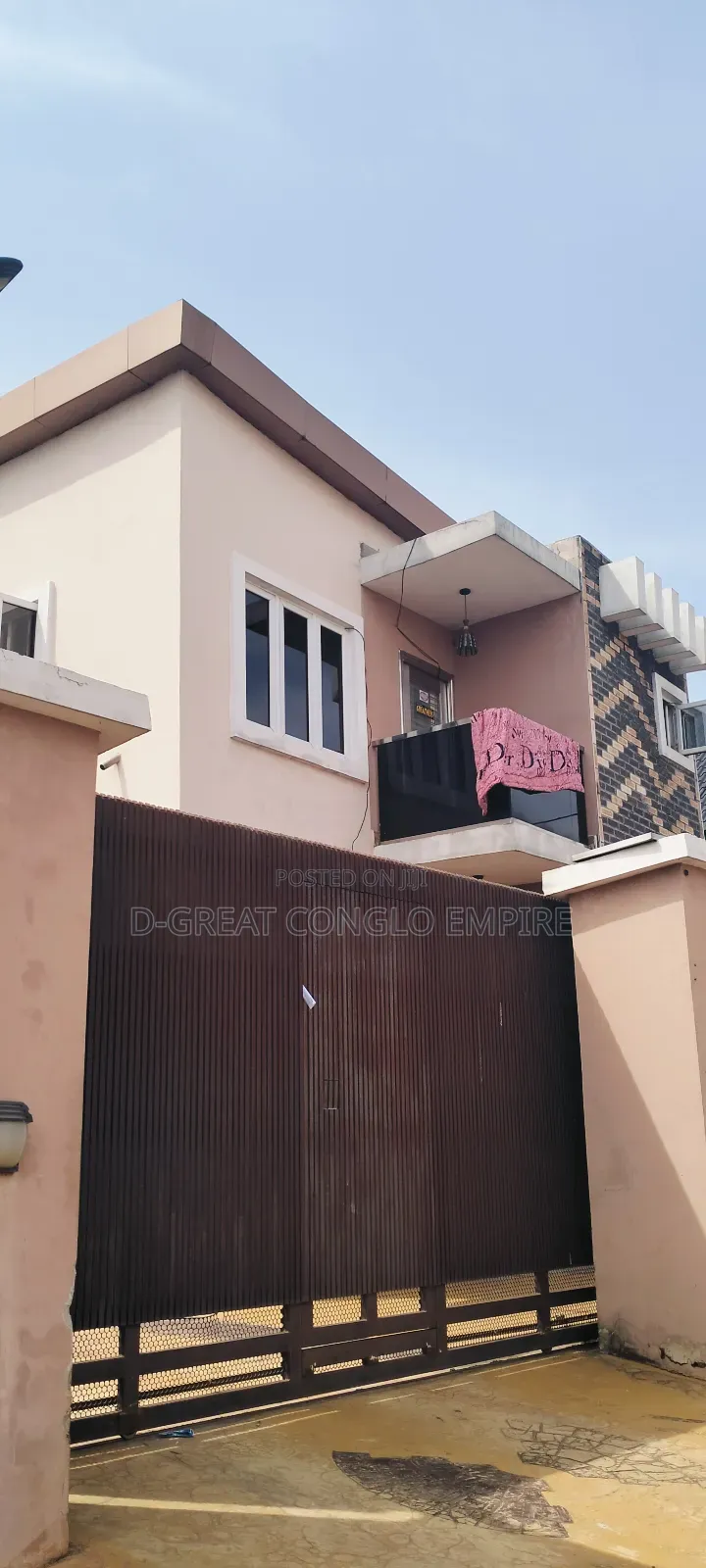 8bdrm Block of Flats in Naira & Kobo Axis,, Oshimili South for sale